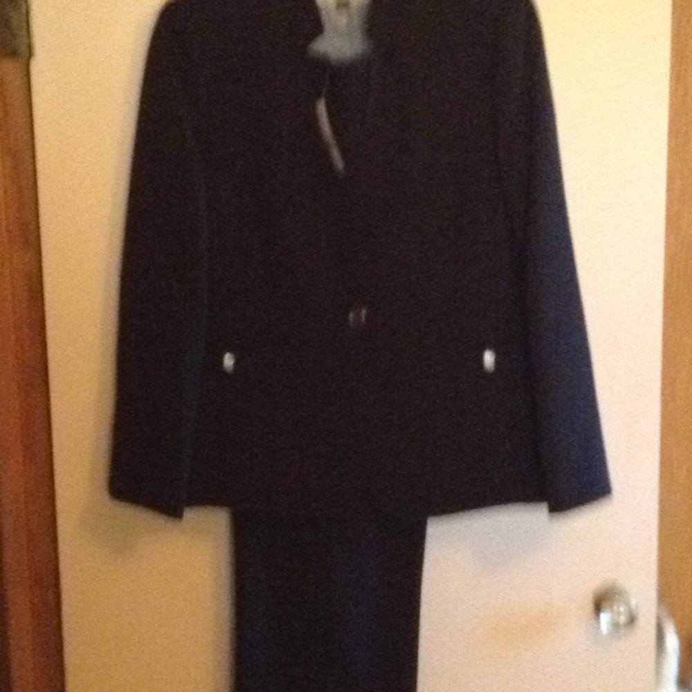 Woman's 2 pc jacket and slacks